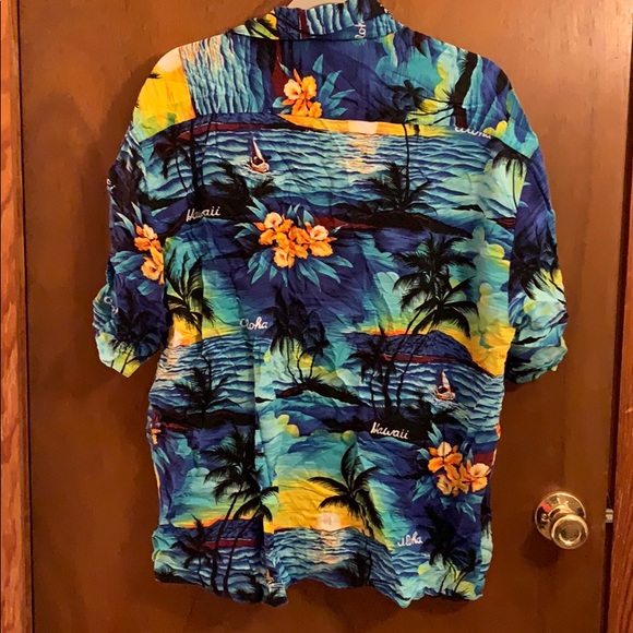 Hawaiian Shirt - Picture 3 of 4